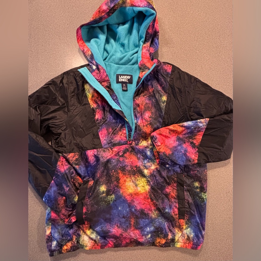 Lands End Kid’s Fleece lined Pullover Black With Cosmic Blocking XL. Hood pocket